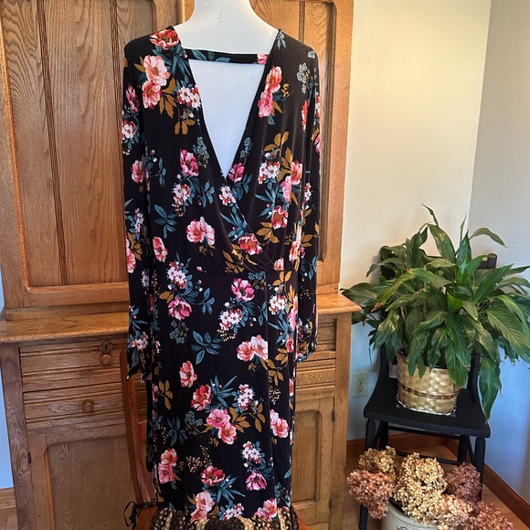 LOFT Open Back Black Floral Long-Sleeve Mini Dress Pink & Teal Accents size 14 - Picture 6 of 16